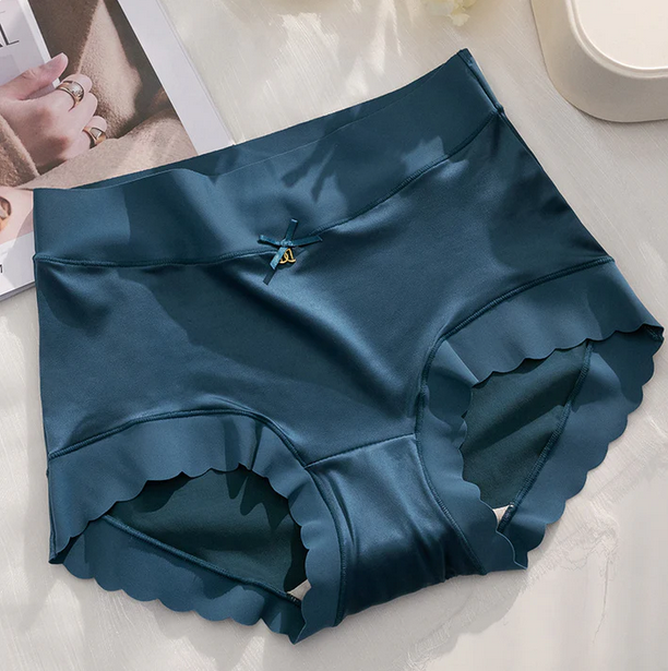 🌸 6-Pack of Breathable, Odor-Control Silk Panties – Soft, Fresh & Luxurious 🌸